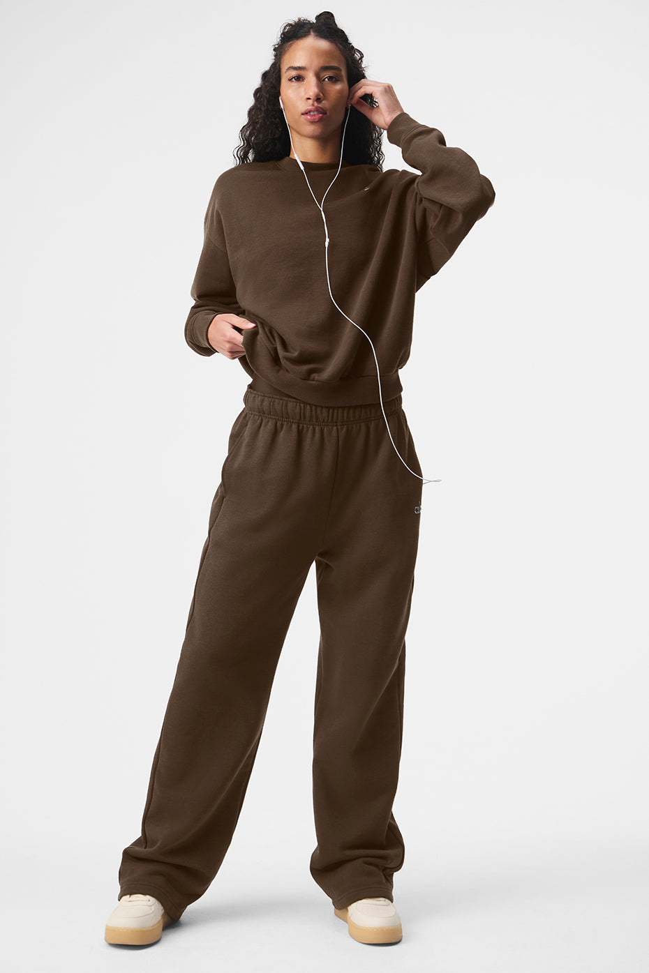 Alo Yoga Accolade Set — Crewneck Pullover + Straight Leg Sweatpant