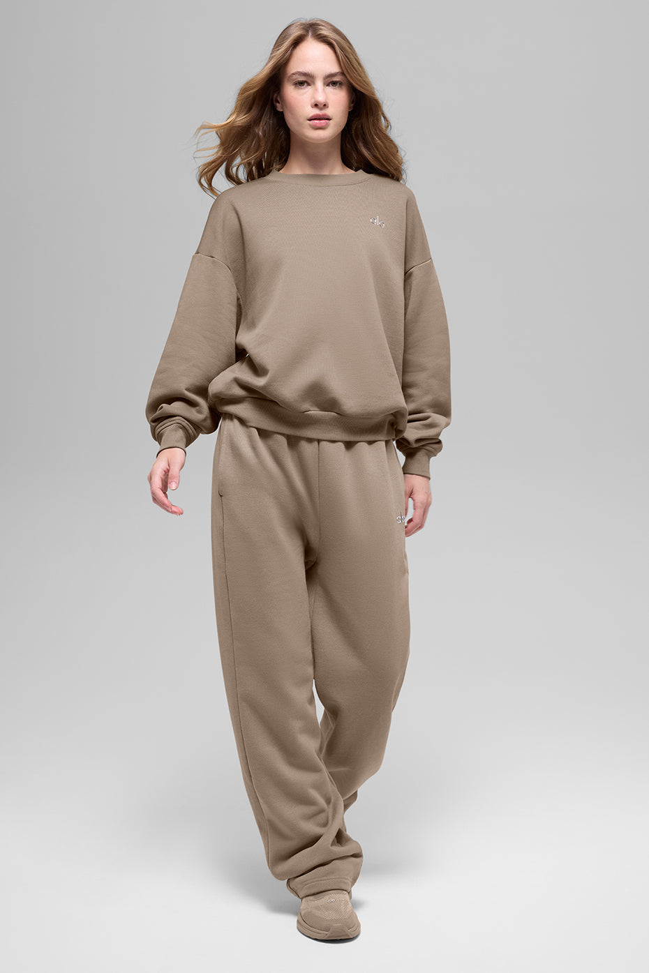 Alo Yoga Accolade Set — Crewneck Pullover + Straight Leg Sweatpant