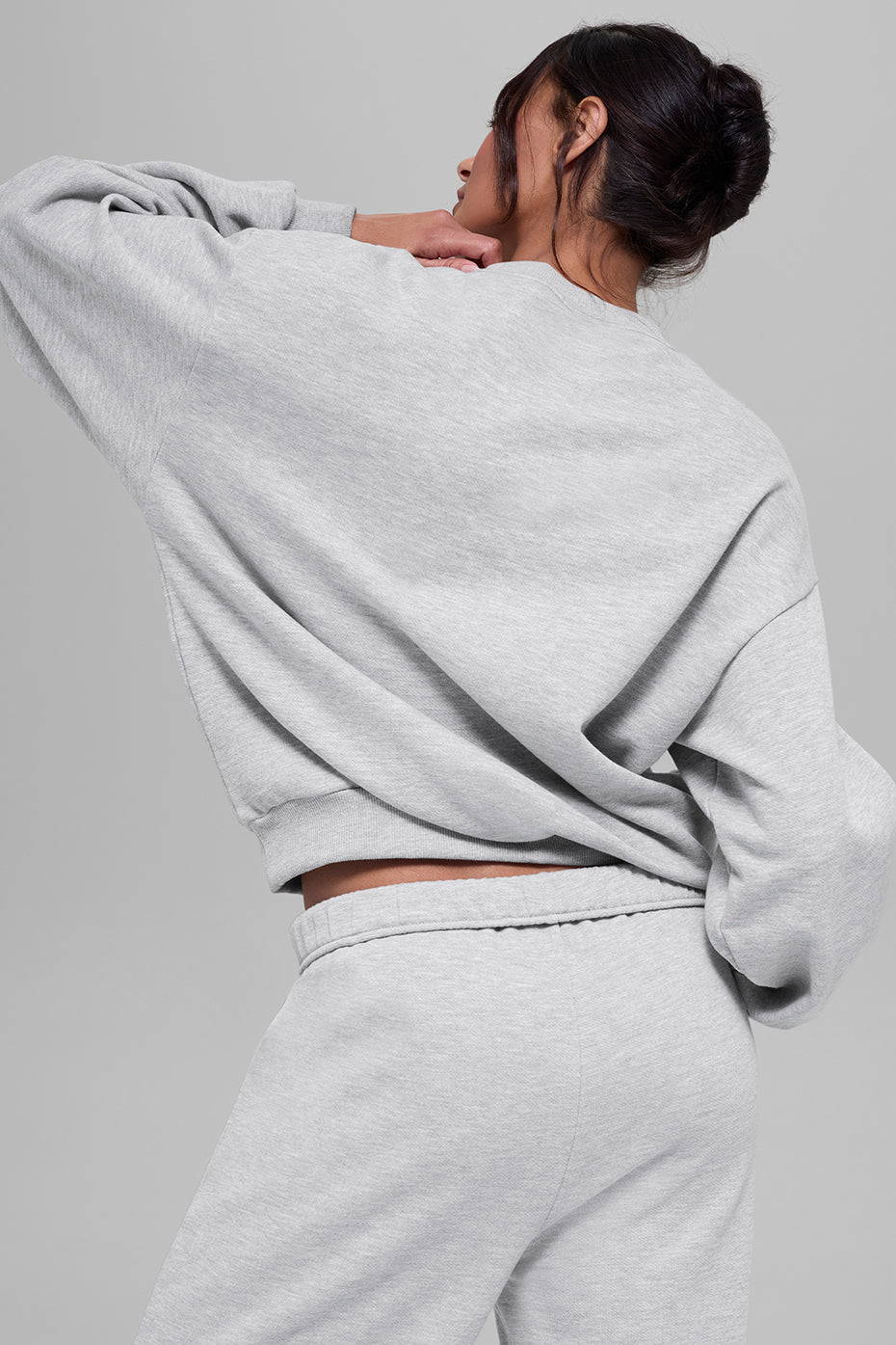 Alo Yoga Accolade Set — Crewneck Pullover + Straight Leg Sweatpant