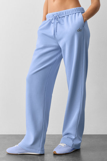 Alo Yoga Accolade Set — Crewneck Pullover + Straight Leg Sweatpant